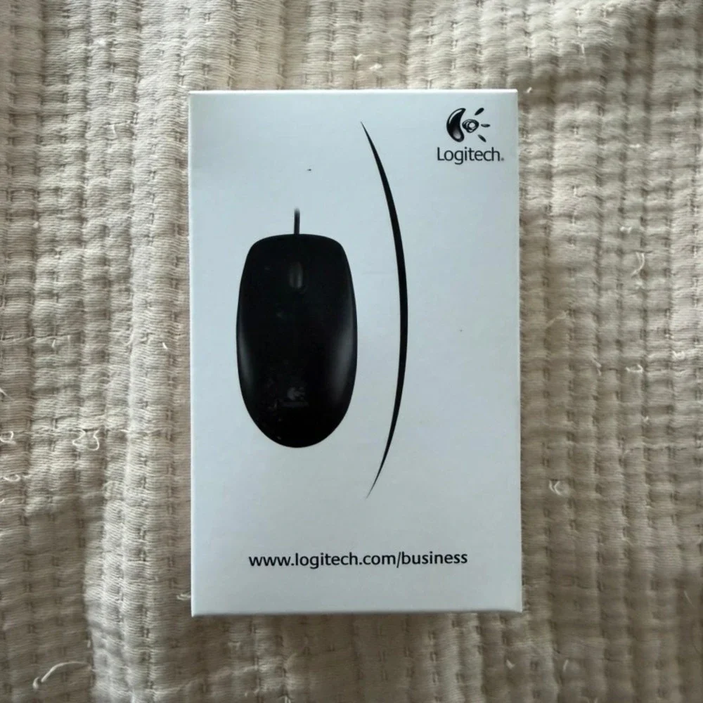 Logitech B100 Optical USB Mouse Black Wired 3-Button 800 DPI M-U0026 Lot of 10